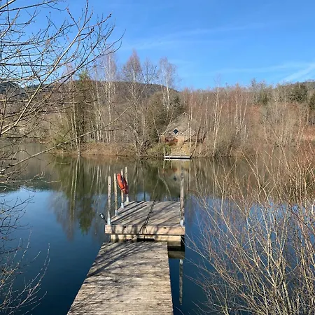 مكان تخييم Domaine Des Planesses *